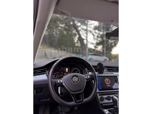 Sahibinden hatasız boyasız panaromik açılır cam tavanlı Volkswagen Passat 1.6 TDi BlueMotion Comfortline 2017 Model Kütahya 32300 km Gri (Gümüş)
