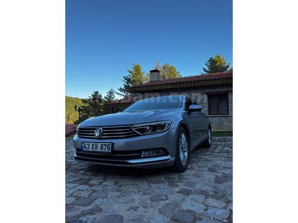 Sahibinden hatasız boyasız panaromik açılır cam tavanlı Volkswagen Passat 1.6 TDi BlueMotion Comfortline 2017 Model Kütahya 32300 km Gri (Gümüş)