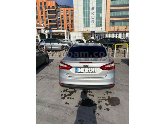 Sahibinden Ford Focus 1.6 TDCi Style 2011 Model  251.000 km Gri (Gümüş)