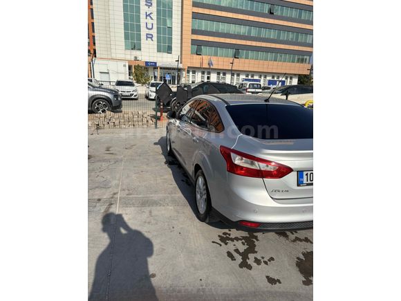 Sahibinden Ford Focus 1.6 TDCi Style 2011 Model  251.000 km Gri (Gümüş)