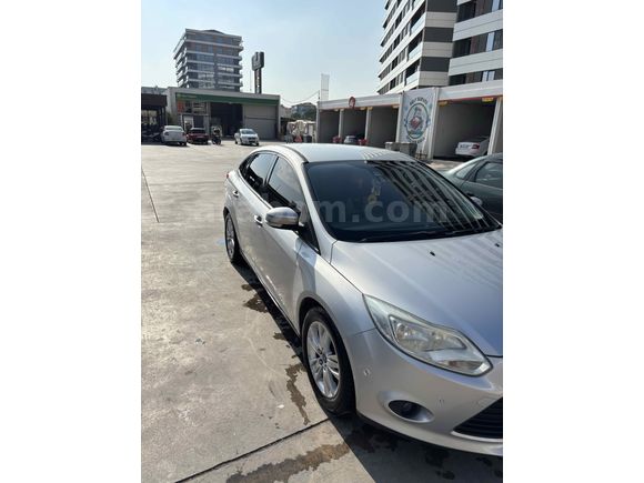 Sahibinden Ford Focus 1.6 TDCi Style 2011 Model  251.000 km Gri (Gümüş)