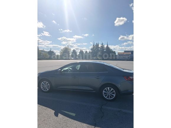 Sahibinden Renault Megane 1.5 dCi Touch 2017 Model  274.000 km Gri (titanyum)