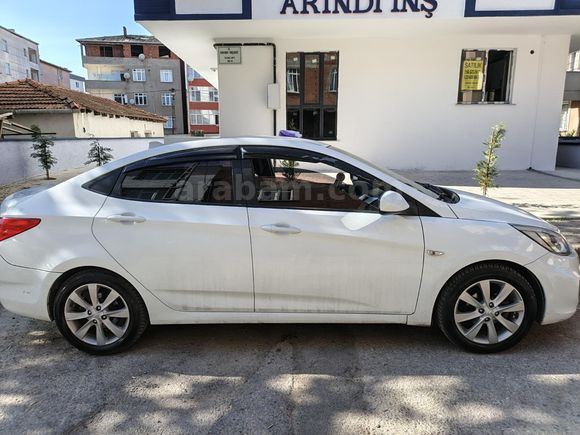 Sahibinden Hyundai Accent Blue 1.6 CRDI Mode Plus 2017 Model