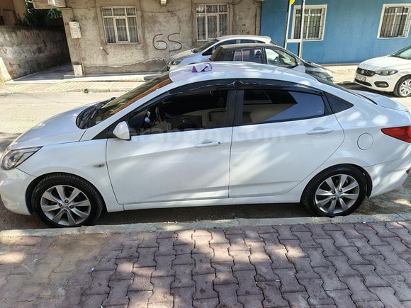 Sahibinden Hyundai Accent Blue 1.6 CRDI Mode Plus 2017 Model
