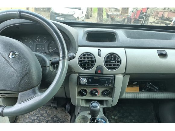 MOTORU YENİ REKTEFELİ MUAYENELİ RENAULT KANGOO ÇATALCA