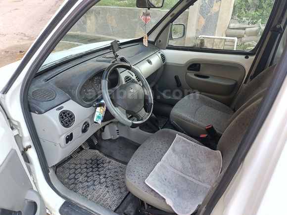 MOTORU YENİ REKTEFELİ MUAYENELİ RENAULT KANGOO ÇATALCA