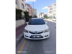 Sahibinden Honda Civic 1.6 Premium 2011 Model  202.000 km Beyaz