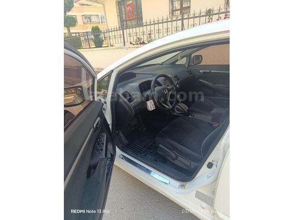 Sahibinden Honda Civic 1.6 Premium 2011 Model  202.000 km Beyaz