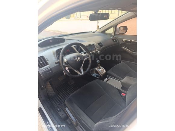 Sahibinden Honda Civic 1.6 Premium 2011 Model  202.000 km Beyaz