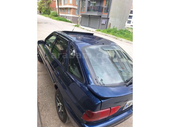 Sahibinden Ford Escort 1.6 Ghia 1999 Model