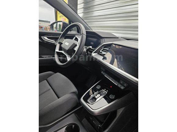 İlk Sahibinden Q4 Sportback Hatasız Boyasız Bayi 14 bin km.