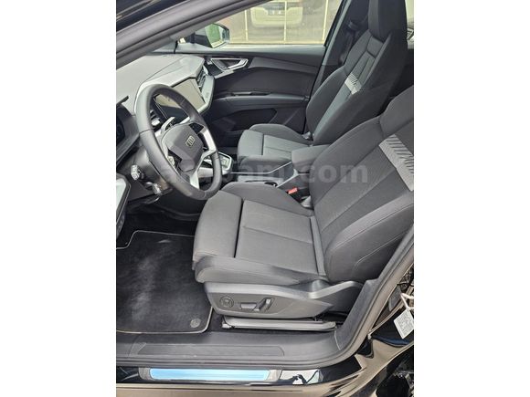İlk Sahibinden Q4 Sportback Hatasız Boyasız Bayi 14 bin km.