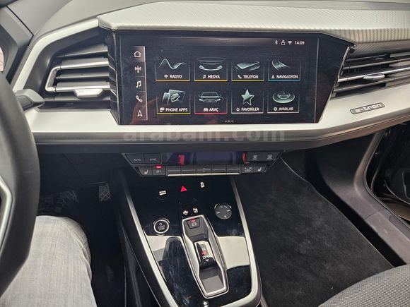 İlk Sahibinden Q4 Sportback Hatasız Boyasız Bayi 14 bin km.