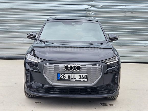 İlk Sahibinden Q4 Sportback Hatasız Boyasız Bayi 14 bin km.