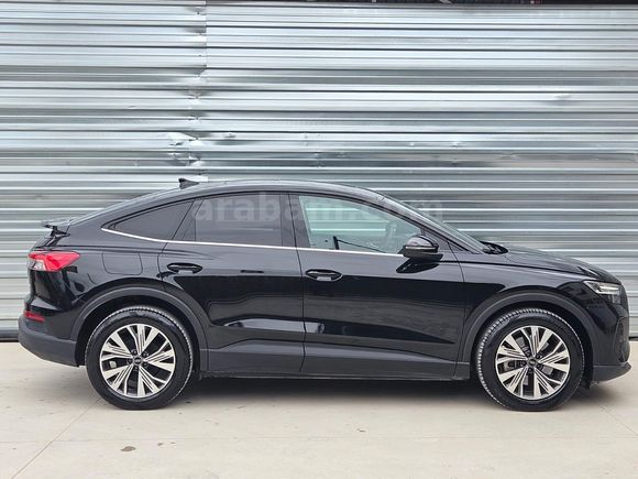 İlk Sahibinden Q4 Sportback Hatasız Boyasız Bayi 14 bin km.