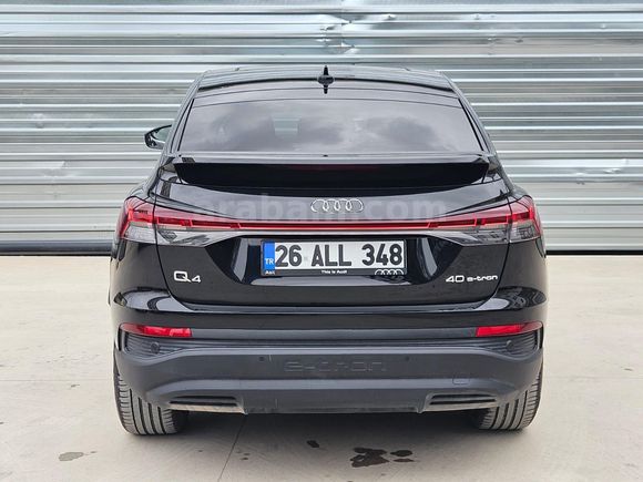 İlk Sahibinden Q4 Sportback Hatasız Boyasız Bayi 14 bin km.