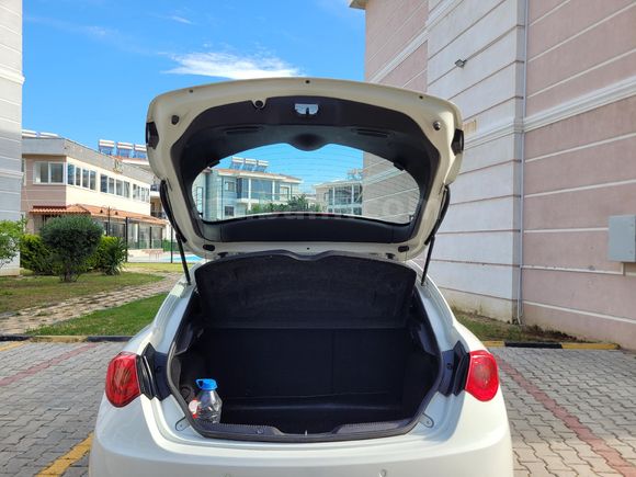 Sahibinden Alfa Romeo Giulietta 1.6 JTD Distinctive 2014 Model