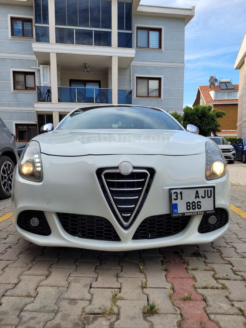 Sahibinden Alfa Romeo Giulietta 1.6 JTD Distinctive 2014 Model Kahramanmaraş 195.500 km Beyaz 3