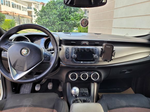 Sahibinden Alfa Romeo Giulietta 1.6 JTD Distinctive 2014 Model