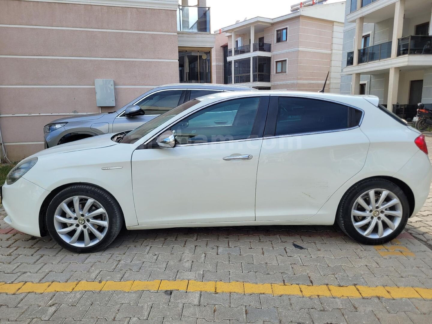 Sahibinden Alfa Romeo Giulietta 1.6 JTD Distinctive 2014 Model Kahramanmaraş 195.500 km Beyaz 4