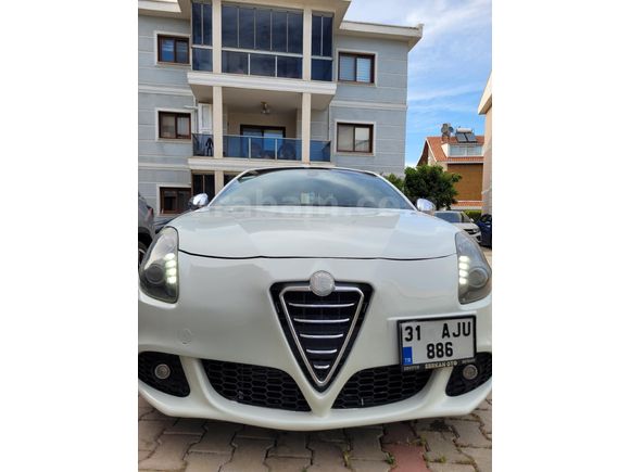 Sahibinden Alfa Romeo Giulietta 1.6 JTD Distinctive 2014 Model