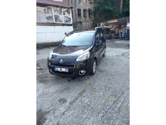 Sahibinden Peugeot İLK SAHİBİNDEN artner 1.6 HDI Active 2015 Model Rize