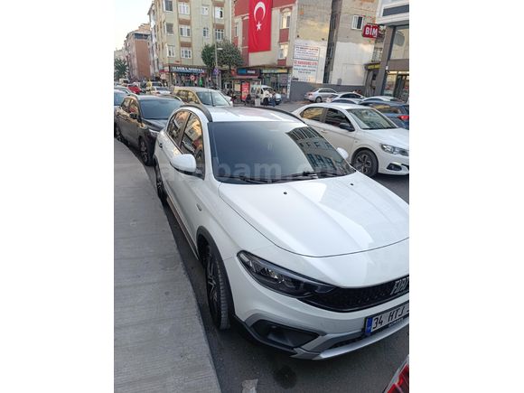 Sahibinden Fiat Egea Cross 1.4 Fire Urban 2023 Model İstanbul 15.000 km Beyaz