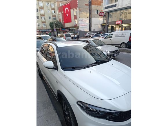 Sahibinden Fiat Egea Cross 1.4 Fire Urban 2023 Model İstanbul 20.000 km Beyaz