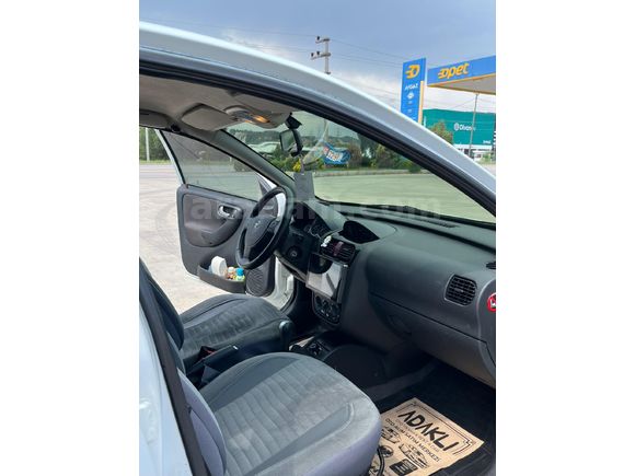 Öğretmenden Opel Corsa 1.4 Enjoy 2004 Model Osmaniye