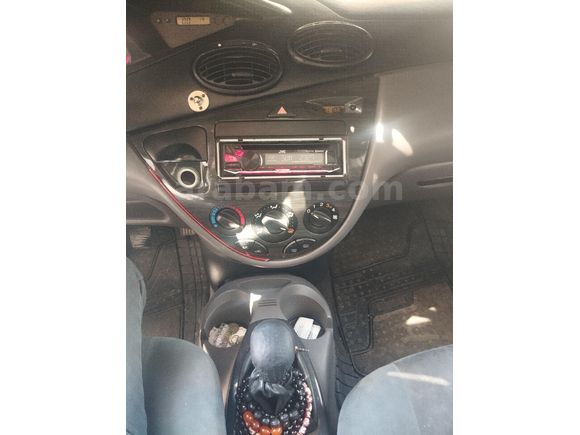 Sahibinden Ford Focus 2.0 Ghia 2001 Model