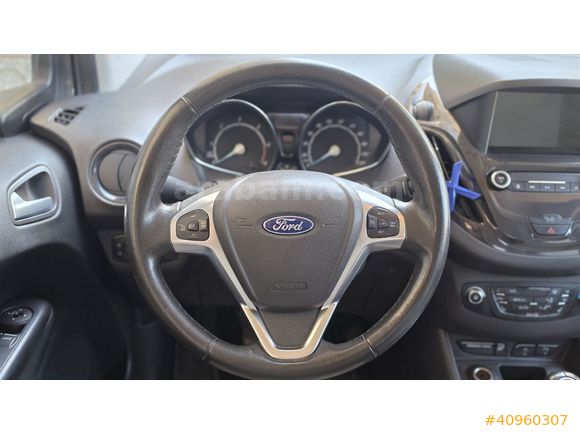 HAZAR OTODAN OTOMOBİL RUHSATLI HATASIZ | 2020 | FORD COURİER