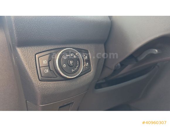 HAZAR OTODAN OTOMOBİL RUHSATLI HATASIZ | 2020 | FORD COURİER