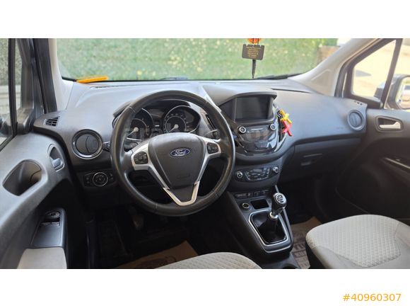 HAZAR OTODAN OTOMOBİL RUHSATLI HATASIZ | 2020 | FORD COURİER