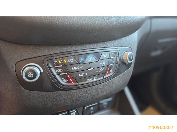 HAZAR OTODAN OTOMOBİL RUHSATLI HATASIZ | 2020 | FORD COURİER