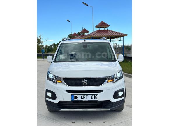 SAHİBİNDEN CAM TAVANLI PEUGEOT RİFTER