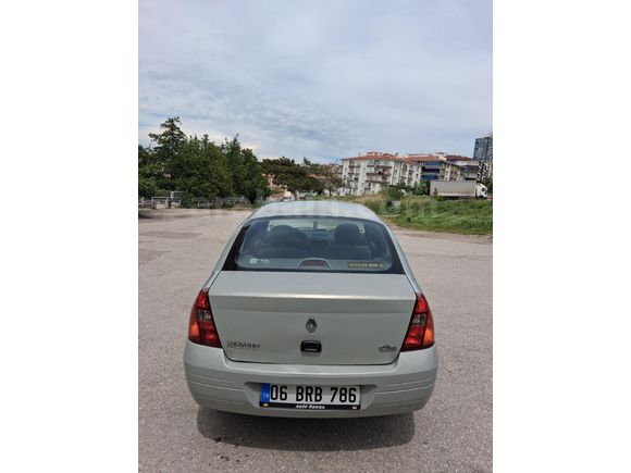 Sahibinden çok temiz  Renault Clio 1.4 RNA 2000 Model  103.000 km Gri