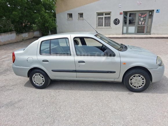 Sahibinden çok temiz  Renault Clio 1.4 RNA 2000 Model  103.000 km Gri