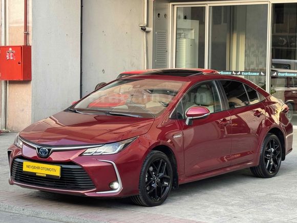 Toyota Corolla 1.8 Hybrid Flame X-Pack 2019 Model ÖZEL RENG ÇOKK TEMİZ