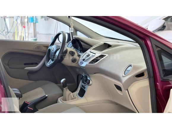 HATASIZ BOYASIZ ORJİNAL 138000 km ÖZEL ÜRETİM 1.25 FİESTA