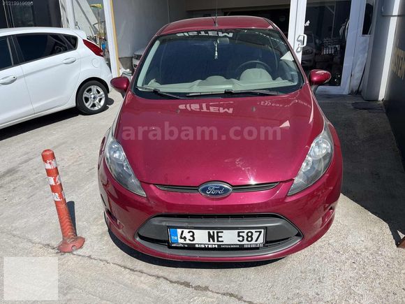 HATASIZ BOYASIZ ORJİNAL 138000 km ÖZEL ÜRETİM 1.25 FİESTA