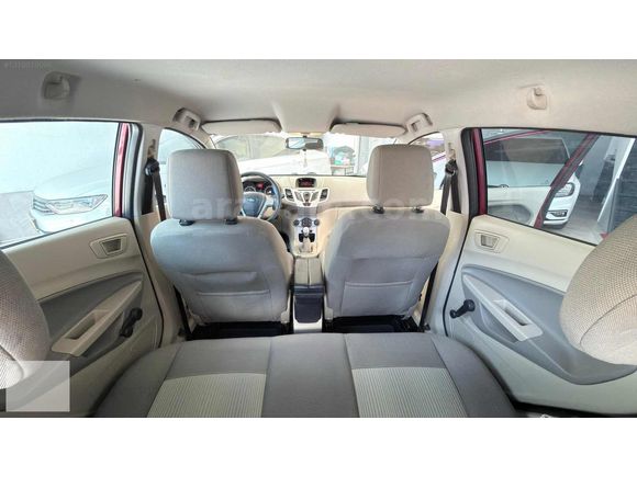 HATASIZ BOYASIZ ORJİNAL 138000 km ÖZEL ÜRETİM 1.25 FİESTA