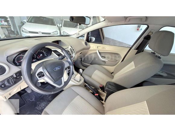 HATASIZ BOYASIZ ORJİNAL 138000 km ÖZEL ÜRETİM 1.25 FİESTA