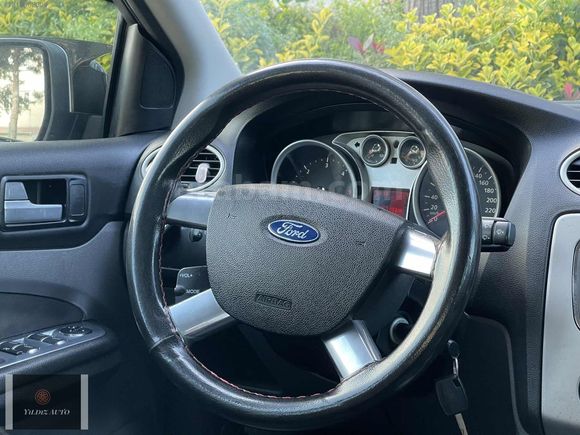 YILDIZ'DAN 2011 FORD FOCUS 1.6 TDCi TREND X TEMİZ BAKIMLI