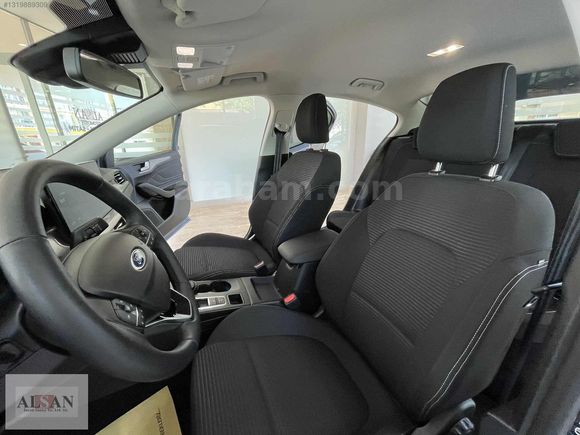 FORD FOCUS 1.5 ECOBLUE 115HP 8.400KM GARANTİLİ NOKTA HATASIZ