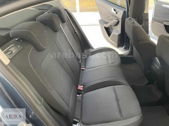 FORD FOCUS 1.5 ECOBLUE 115HP 8.400KM GARANTİLİ NOKTA HATASIZ