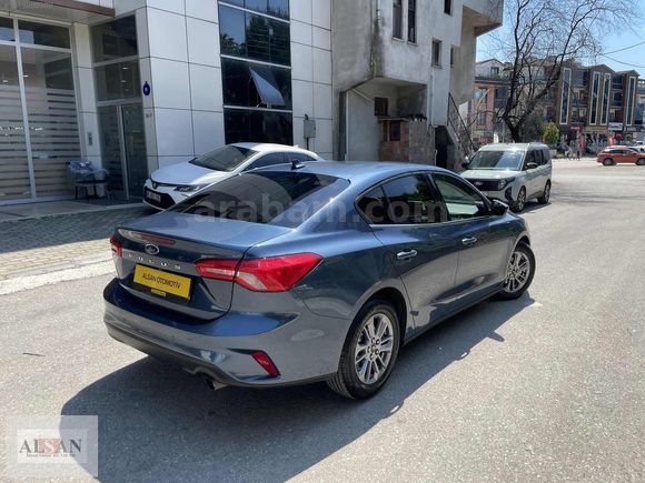 FORD FOCUS 1.5 ECOBLUE 115HP 8.400KM GARANTİLİ NOKTA HATASIZ