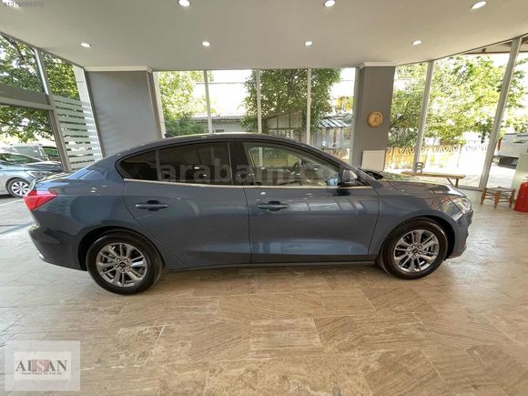FORD FOCUS 1.5 ECOBLUE 115HP 8.400KM GARANTİLİ NOKTA HATASIZ