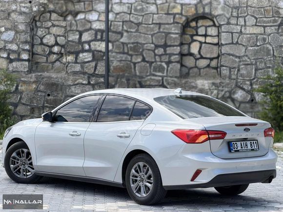'NALLAR AUTO' HATASIZ BOYASIZ DEĞİŞENSİZ TERTEMİZ FORD FOCUS