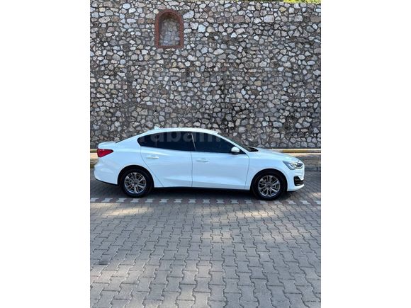 FORD FOCUS 1.5 ECOBLUE TİTANYUM STİL 27.000 KM'DE