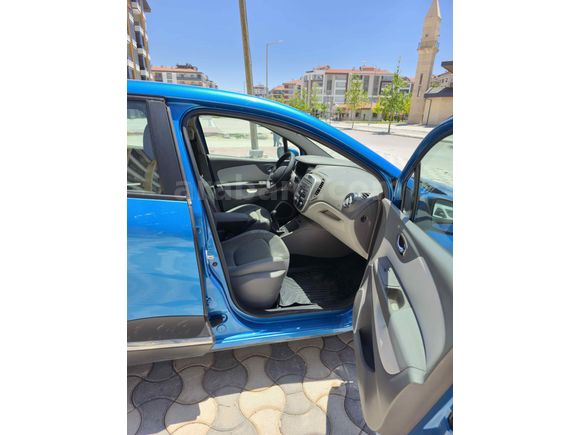 Sahibinden Renault Captur 1.5 dCi Touch 2013 Model  147.000 km   ACİLL SATILIK PAZARLIK PAYI VARDIR 
